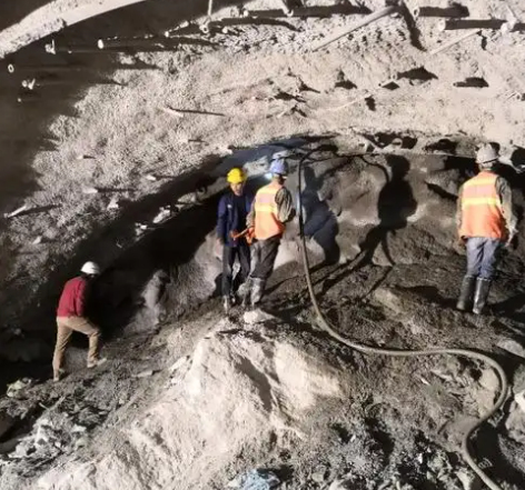 运河拱顶带模注浆料的施工流程及注意事项